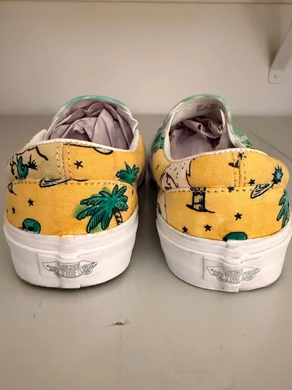 Vans Classic Slip - On Shoes Unidentified U-Paint Aliens UFOs Men 7 Women 8.5